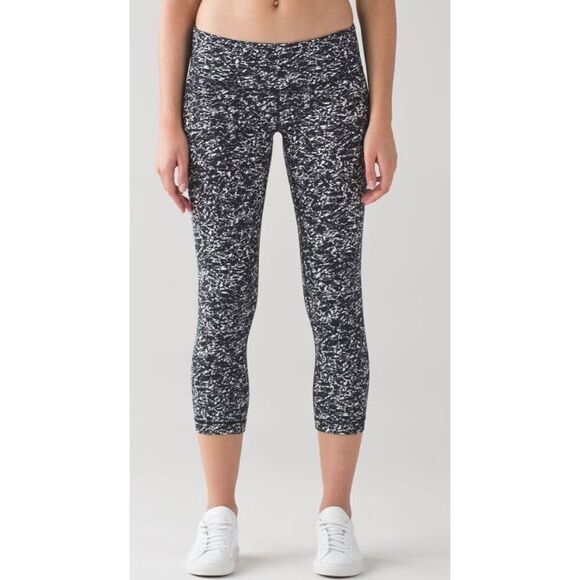 LULULEMON ATHLETICA Wunder Under Crop III (21') In Iced Wave White Black Size 6 - Picture 1 of 6